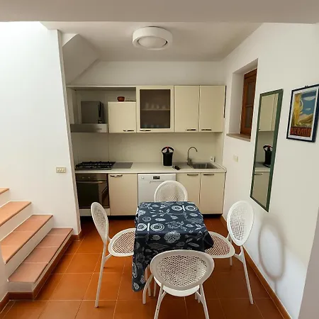 Perla Marina Tropea 帕尔盖利亚